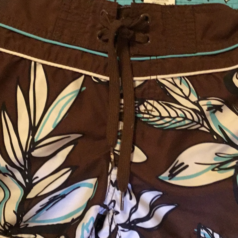 3/$20 🦋🦋Body glove shorts🦋🦋 - Picture 3 of 4